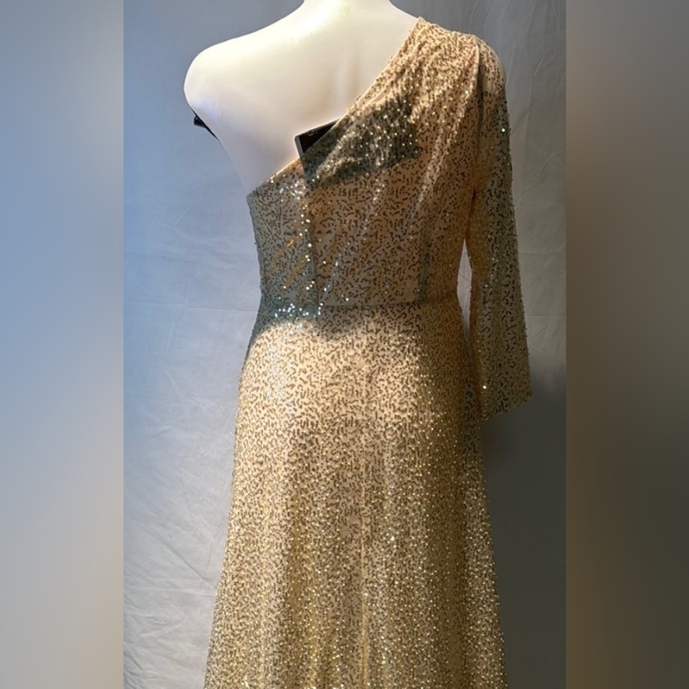 Elegant Gold Sequin Evening Gown - Picture 7 of 16